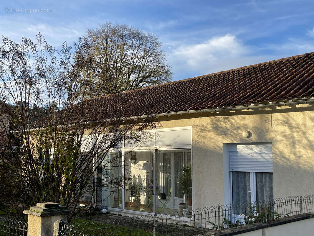 Maison à SAINT-ASTIER