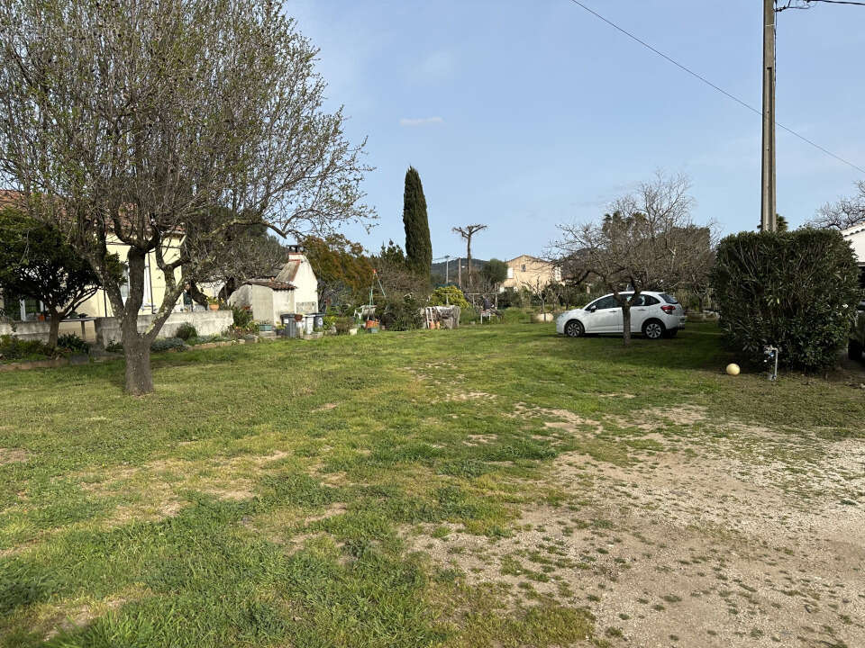 Terrain à HYERES