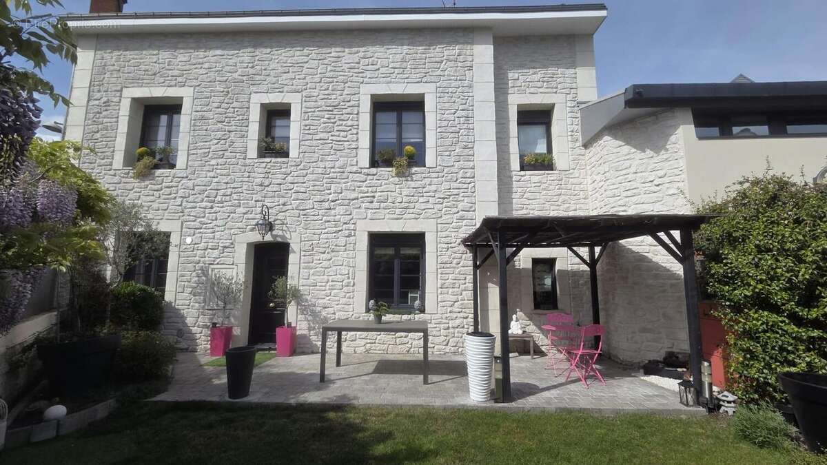 Photo 9 - Maison à SAINT-BRICE-COURCELLES
