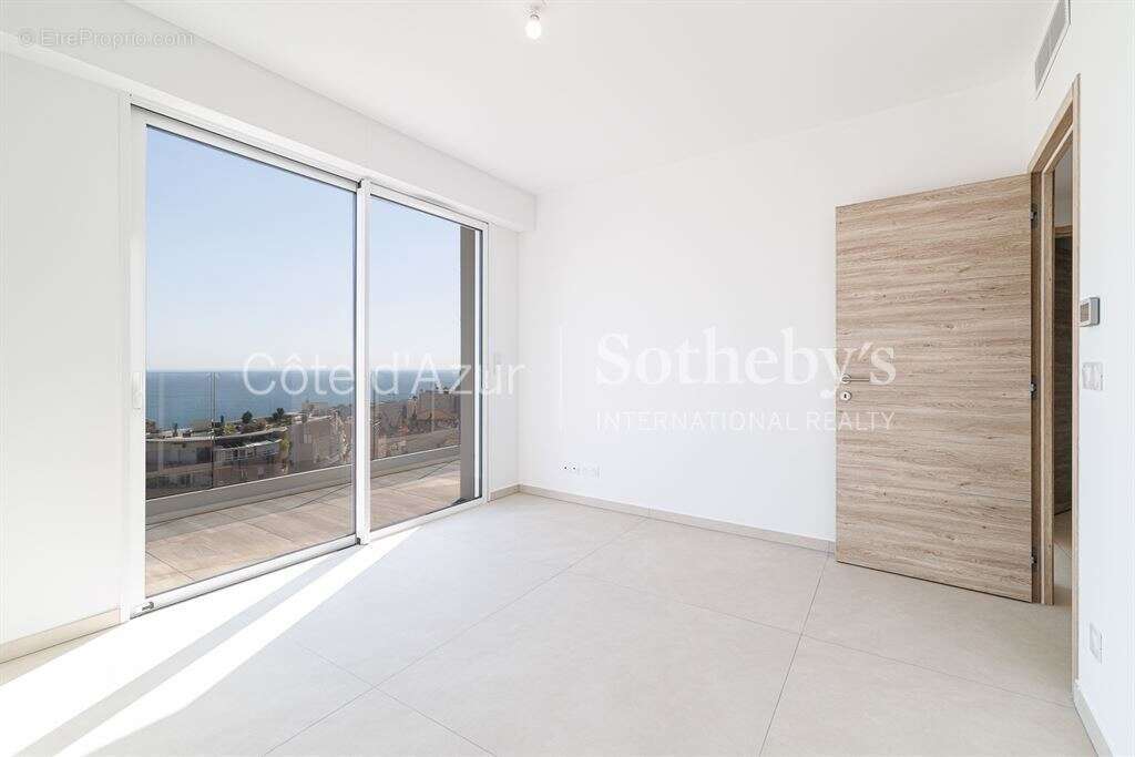 Beausoleil appartement 4 pièces 134 m² dernier étage toit terrasse proche Monaco immeuble récent - photo 13