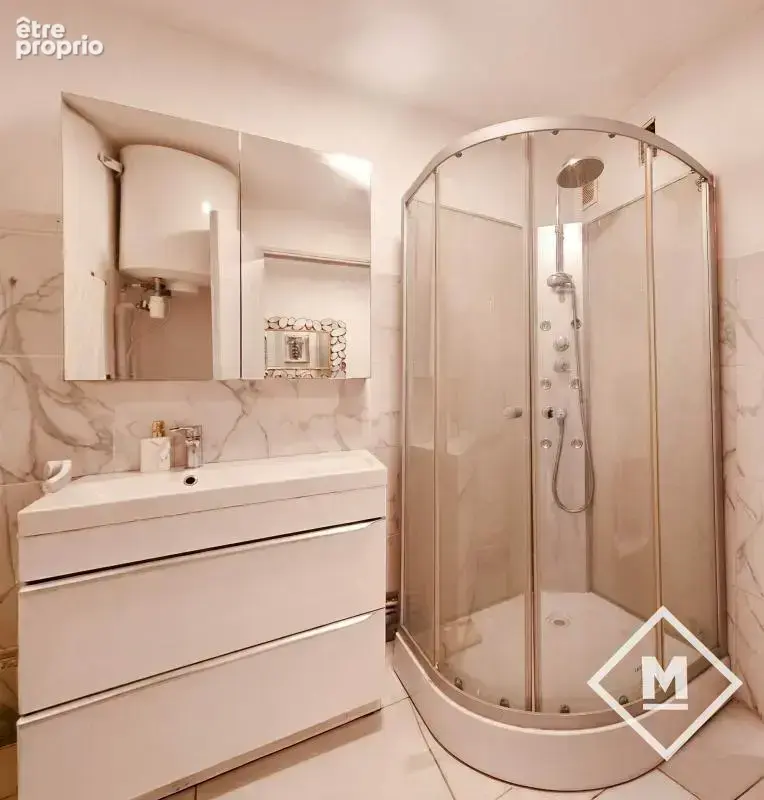 Appartement lumineux T5 65m² Marseille 13003 avec vue dégagée - photo 7