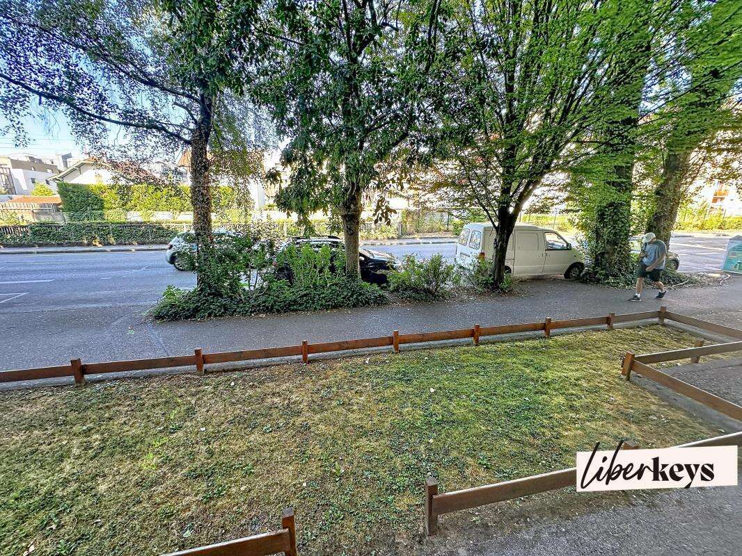 A vendre - Appartement  trois pièces avec fort potentiel – 22 bis Avenue de Brogny,  74000 Annecy - photo 17
