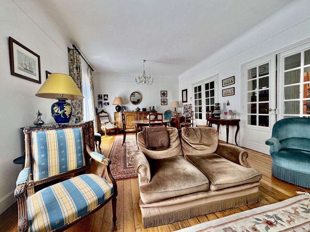 MAISON Style "ART DECO" Secteur  ST ANNE - HENRIVILLE 183m2, 4 chambres , garage  jardin - photo 2