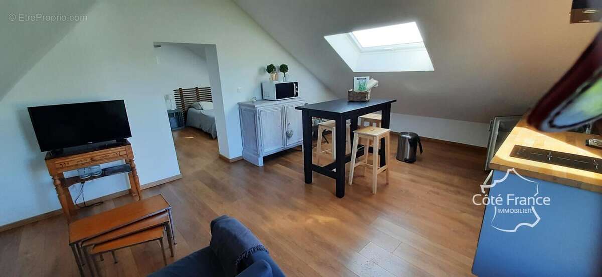 Maison à LA NEUVILLE-LES-DORENGT