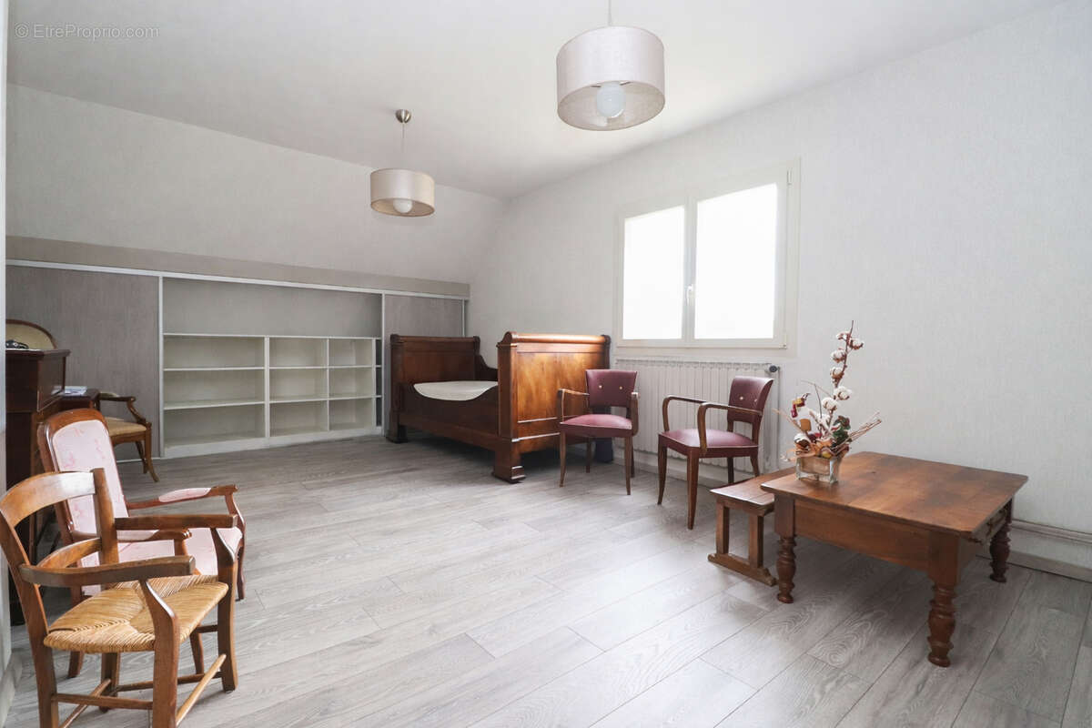 Maison à CORCELLES-LES-MONTS