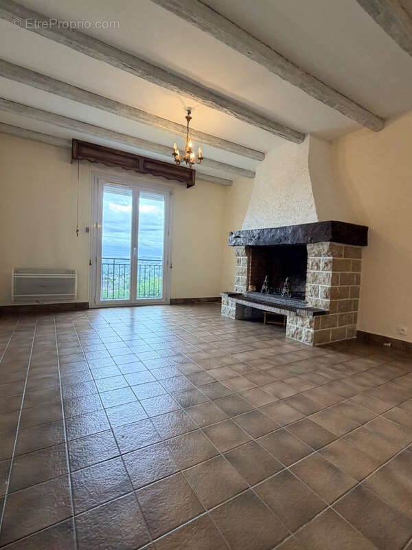 Maison à ALLASSAC