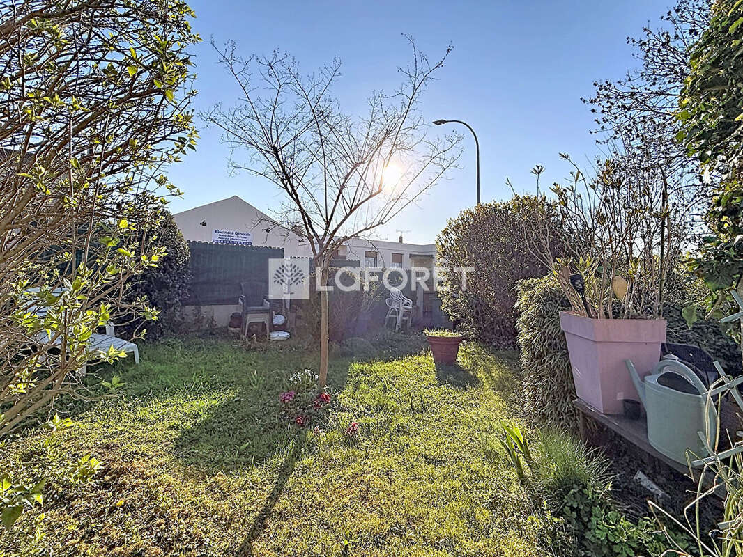 Maison à L'HAY-LES-ROSES