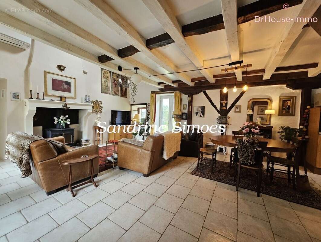 Maison 11 pièces 196 m² à vendre à Adriers (86430) - photo 6