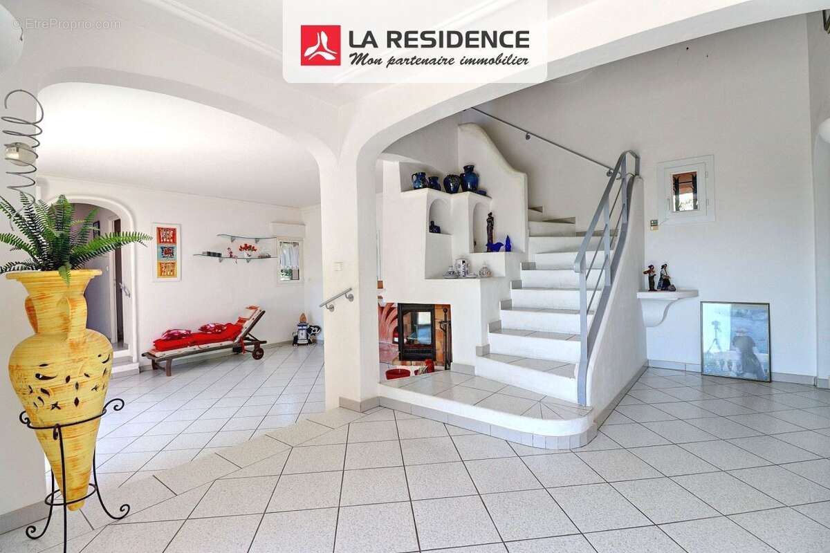 Maison à ROQUEBRUNE-SUR-ARGENS