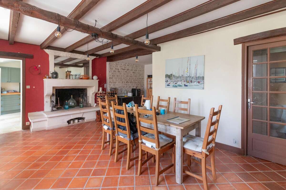 Maison en pierre spacieuse avec piscine - photo 6