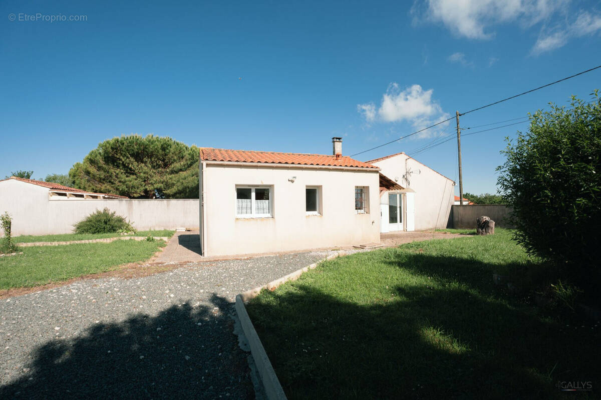 Maison à PORT-DES-BARQUES