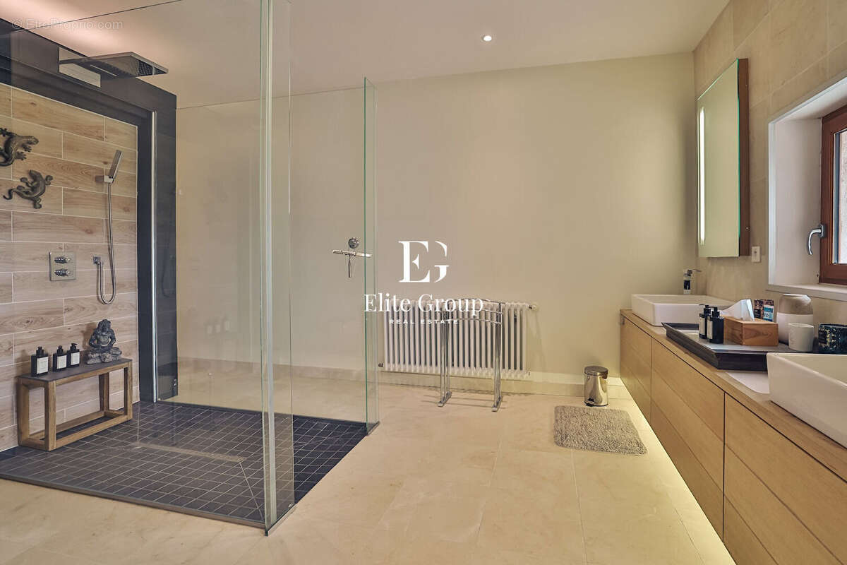 A vendre magnifique maison de caractère proche de cognac - 7 pièces - 360 m² - photo 16