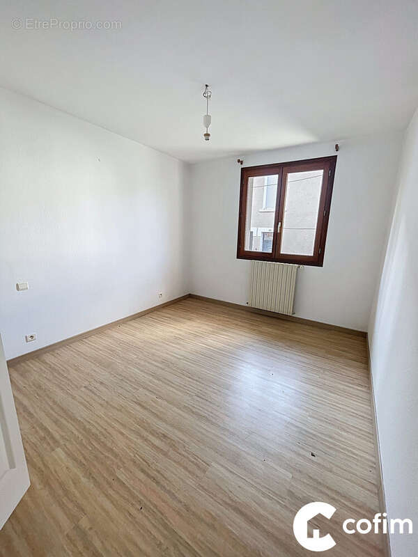 chambre 3 de la maison 'libre' - Maison à LOURDES