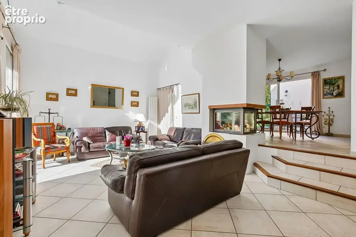 Exclusivite chatou - maison contemporaine de 190  m² - terrain 706 m² - sous-sol - au calme- lumineux - sans vis a vis - photo 3