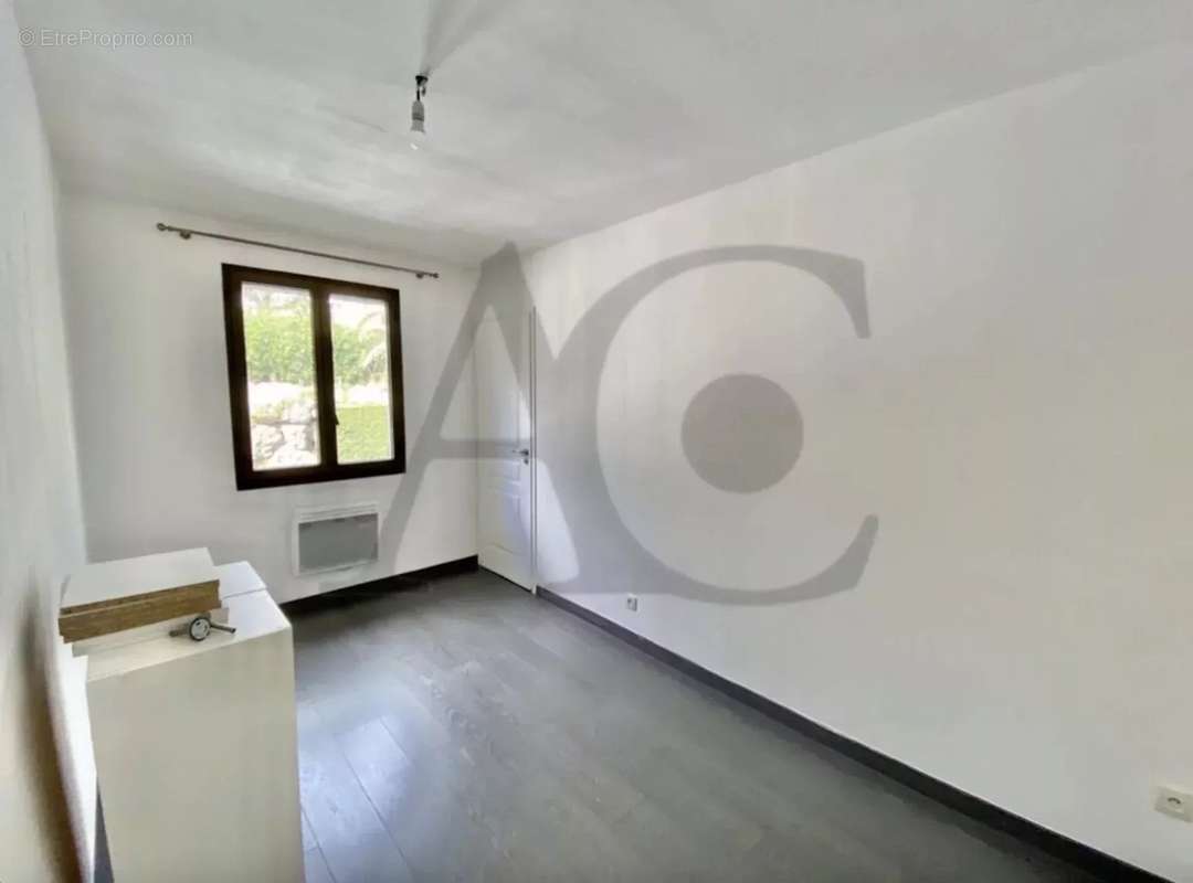 Appartement à VILLENEUVE-LOUBET