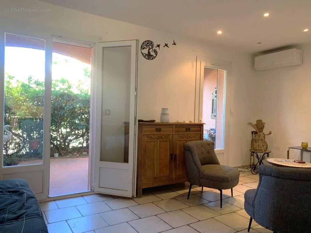 Appartement à LA LONDE-LES-MAURES