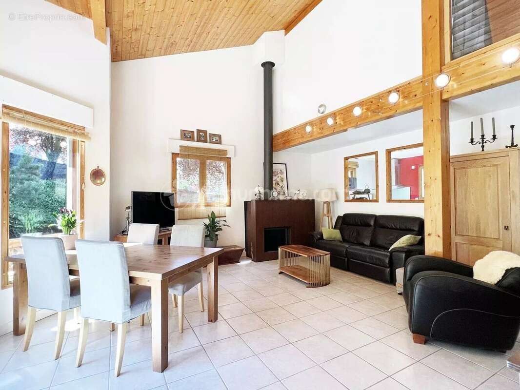 Maison à CEYRAT