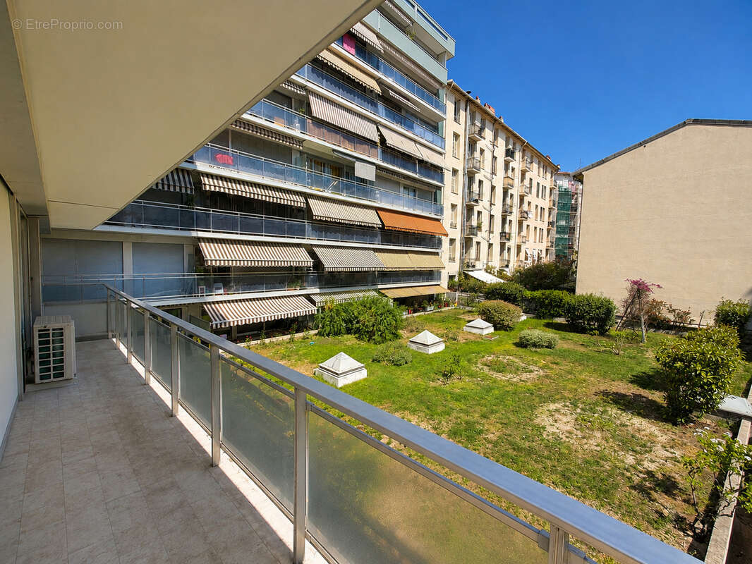 Appartement 63 m² à Nice  - photo 8