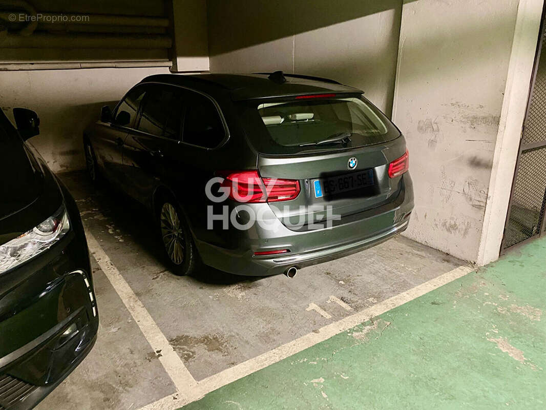 Parking à PARIS-20E