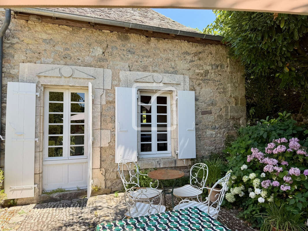 Maison à PAZAYAC