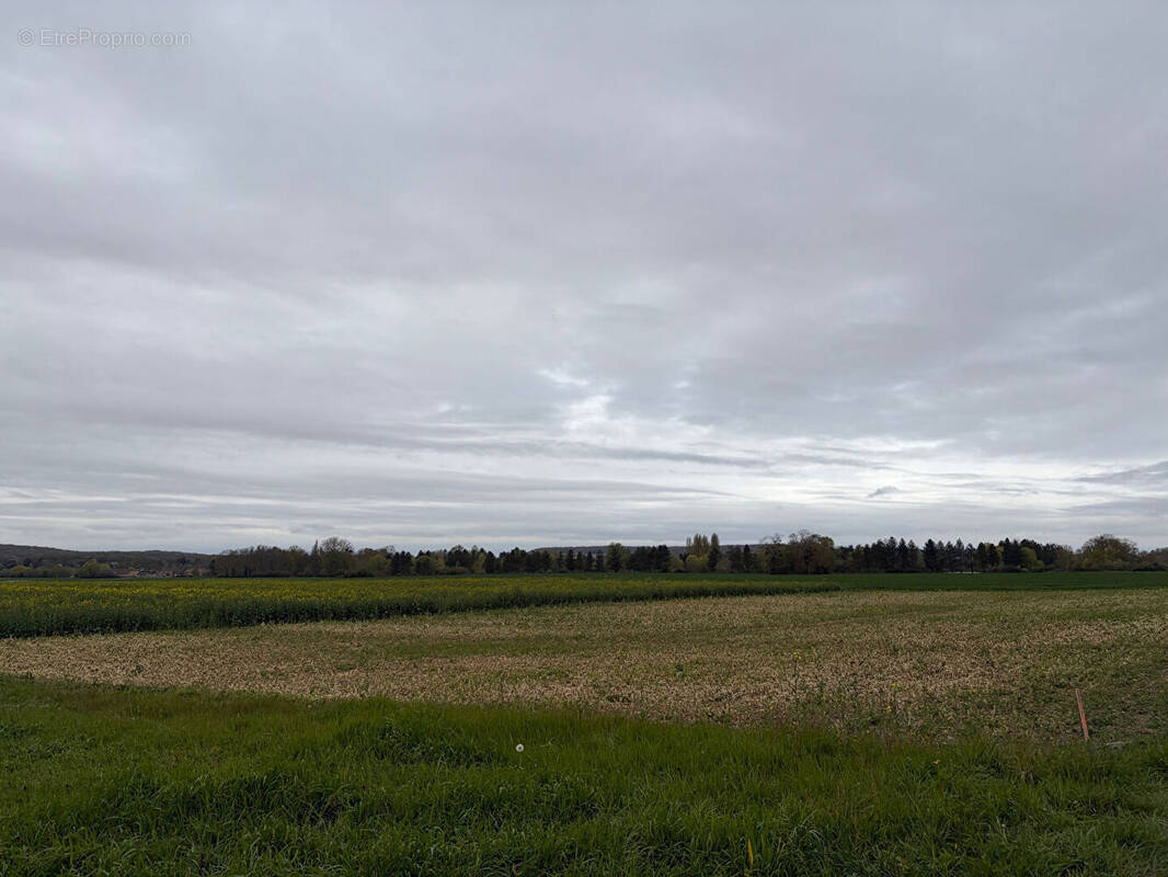 Terrain à VAUX-SUR-EURE