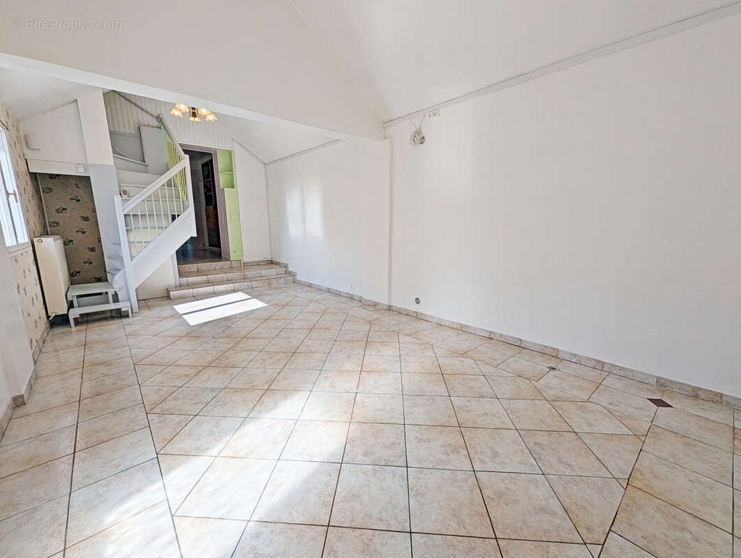 Maison familiale proche zone commerciale - photo 5