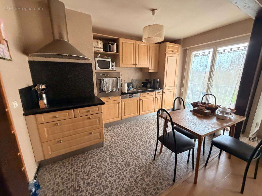 À vendre – Appartement 2 pièces avec balcon et parking en sous-sol - photo 4