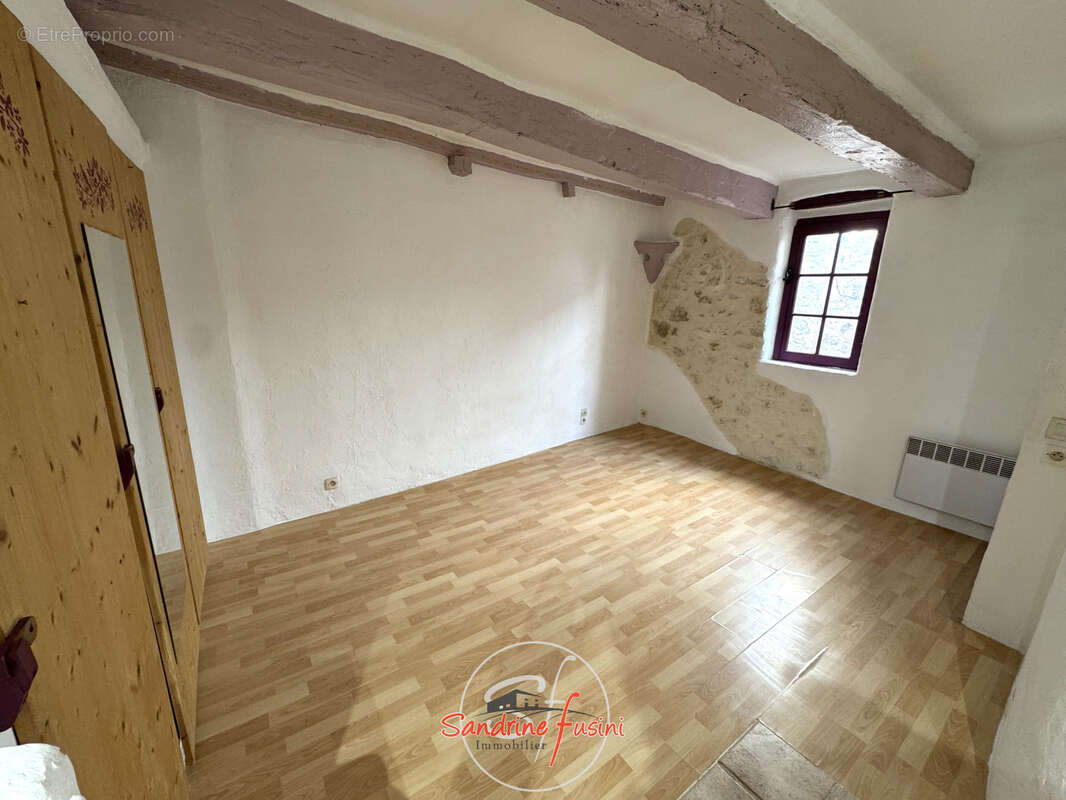 Appartement à CARROS