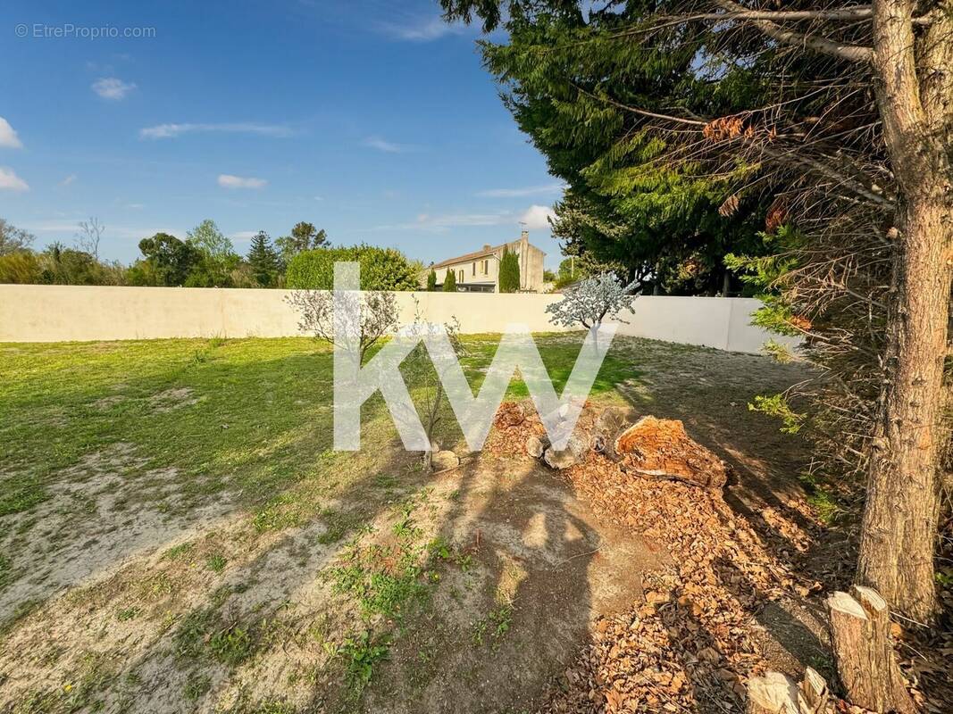 Terrain à SALON-DE-PROVENCE