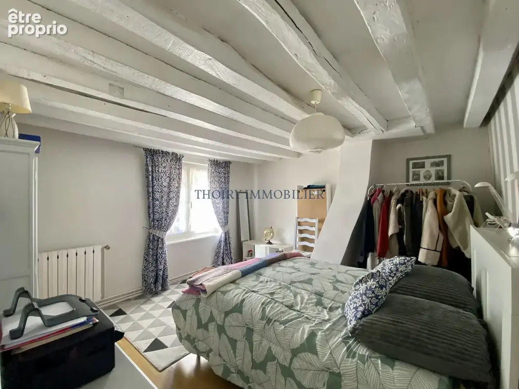 Maison ancienne de 4 pièces avec combles aménageables et grange en dépendance. - photo 5