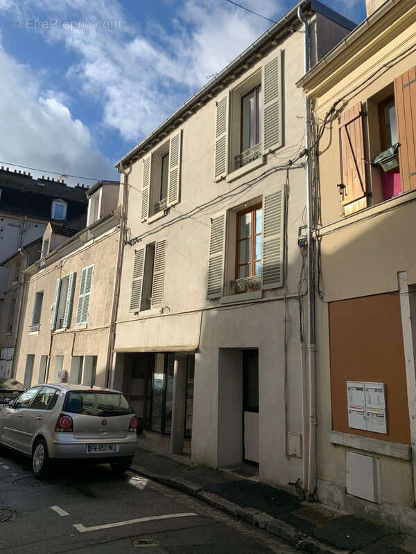 Commerce à MEULAN