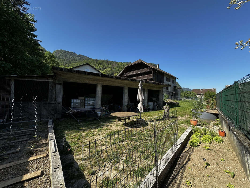 Maison à VOUGY