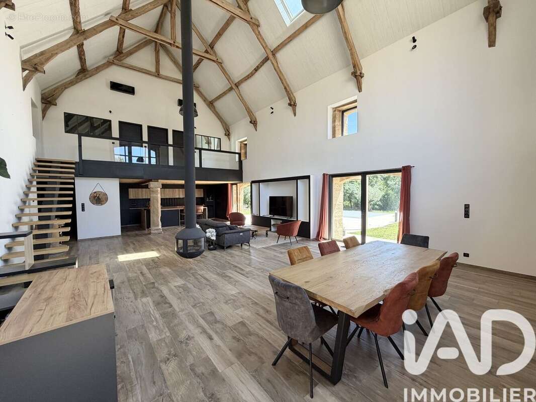 Maison 265 m² à Lacapelle-Marival  - photo 3