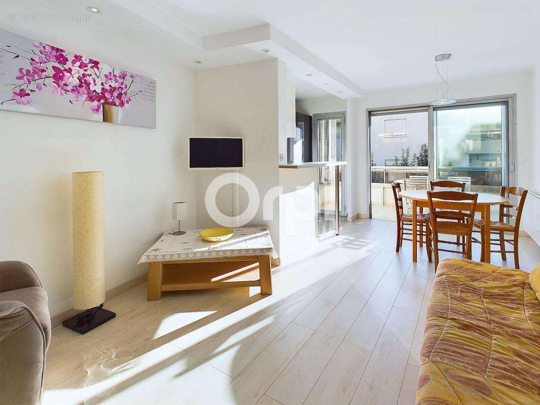 Appartement à MANDELIEU-LA-NAPOULE