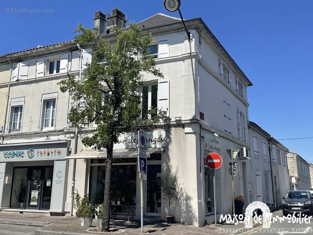 Appartement à COGNAC