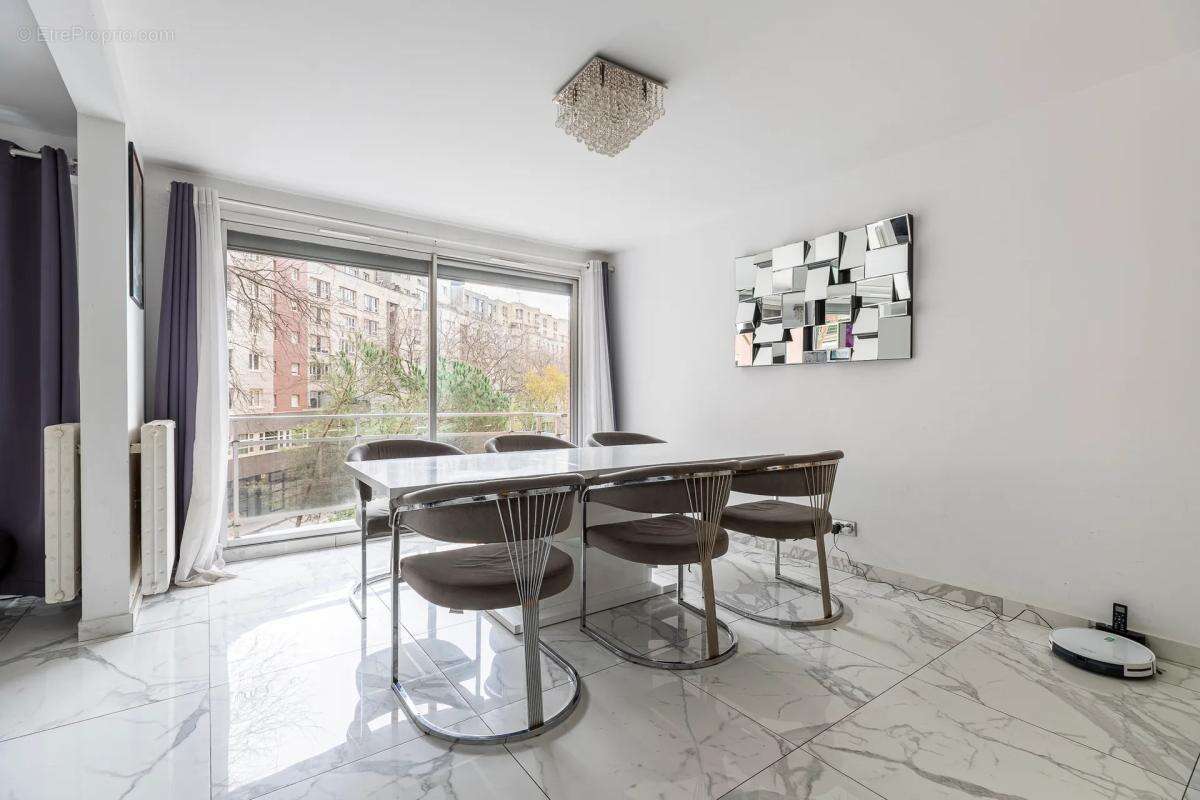 Appartement à PARIS-19E