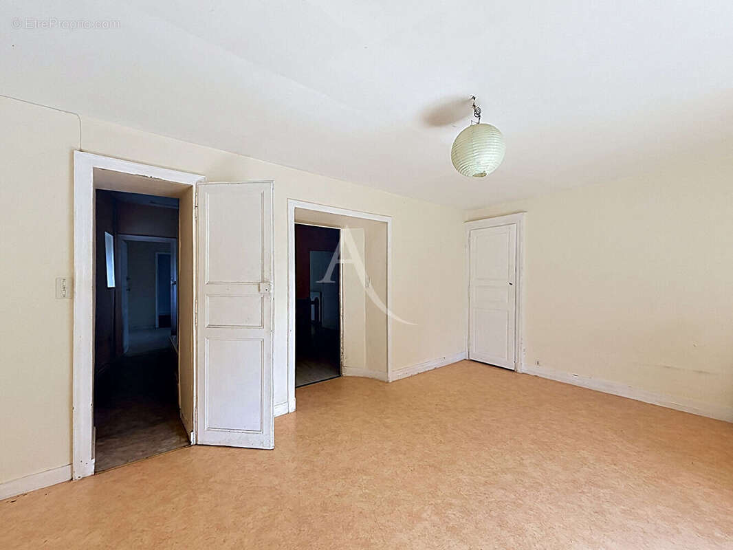 Maison à CHATEAU-GONTIER