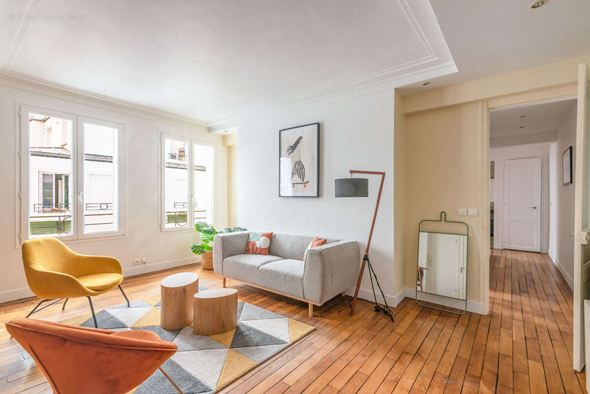 Appartement à PARIS-10E