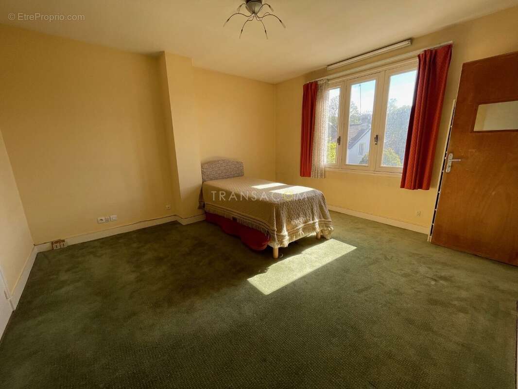 Maison à SAINT-CYR-SUR-LOIRE