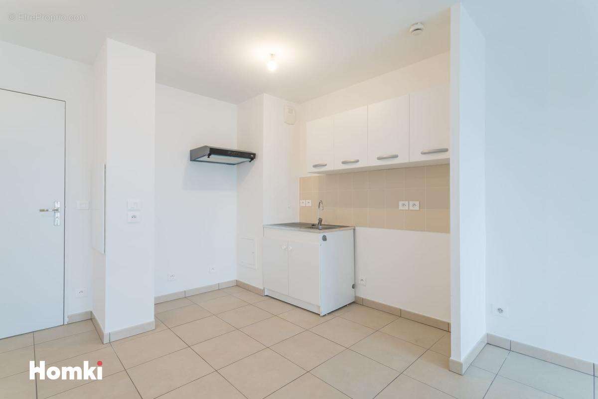 Appartement T2 de 39 m² à Annemasse 74100, Rue du Petit Malbrande - photo 6