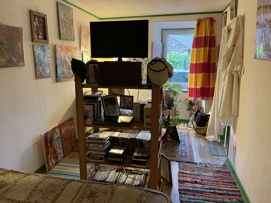 Maison à SAINT-GENEST-SUR-ROSELLE