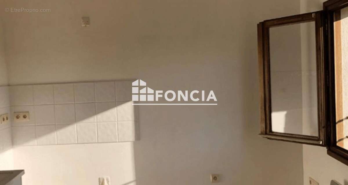 Appartement à ROQUEMAURE