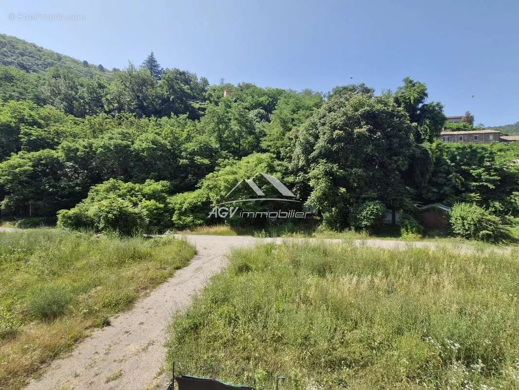 Appartement à MOLIERES-SUR-CEZE