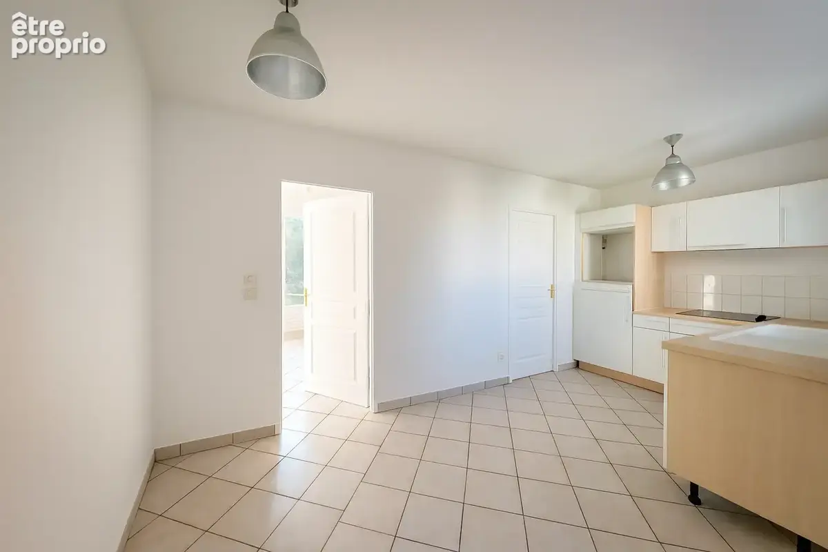 Savigny-le-Temple Bourg   Plain-pied 104 m2   Séjour 36 m2 sud   Jardin & garage   Potentiel - photo 6