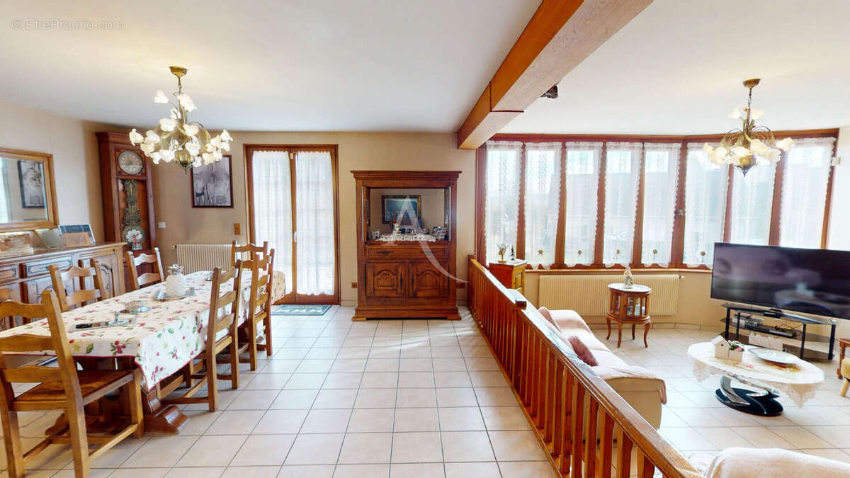 Maison familiale avec entrepôt indépendant : un bien rare aux multiples possibilités - photo 7