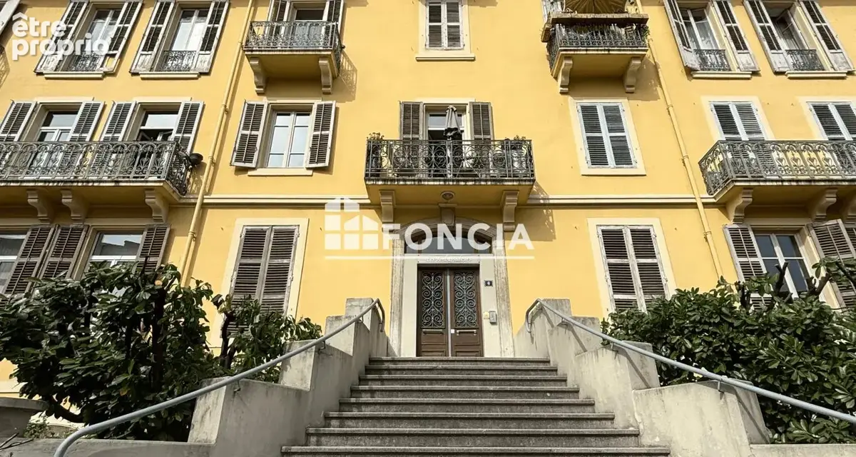 Studio en duplex : Hyper Centre, "Les Ambassadeurs" Avenue Charles De Gaulle Aix les Bains - photo 2
