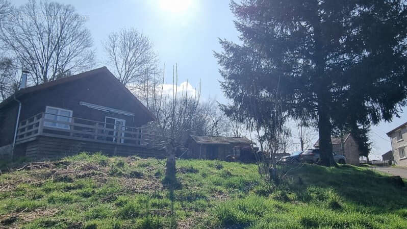 Maison à CHATEL-MONTAGNE