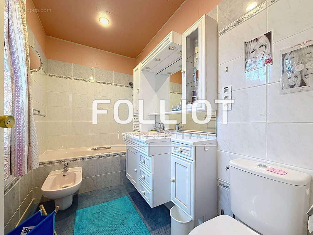 Maison à AGON-COUTAINVILLE