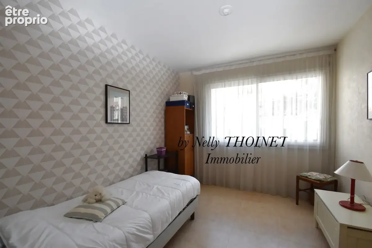 Dépt.63, CLERMONT-FERRAND, quartier Vallières, BEL APPARTEMENT, 1er étage, T4, 86 m2, cave, 2 stationnements - photo 9