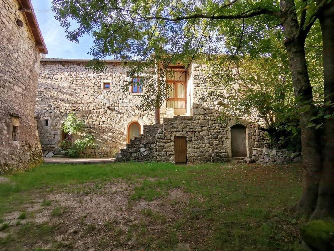   - Maison à ANTRAIGUES-SUR-VOLANE